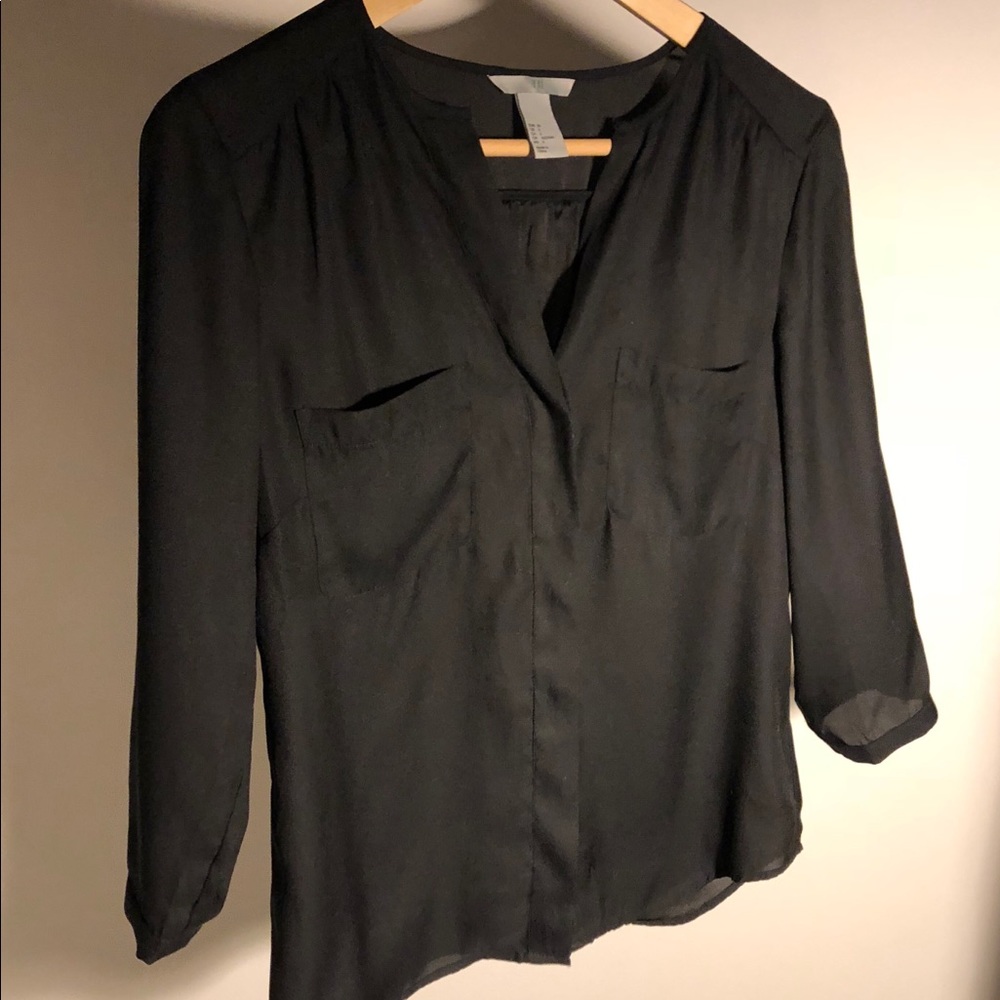 Black B l o u s e, size 6.